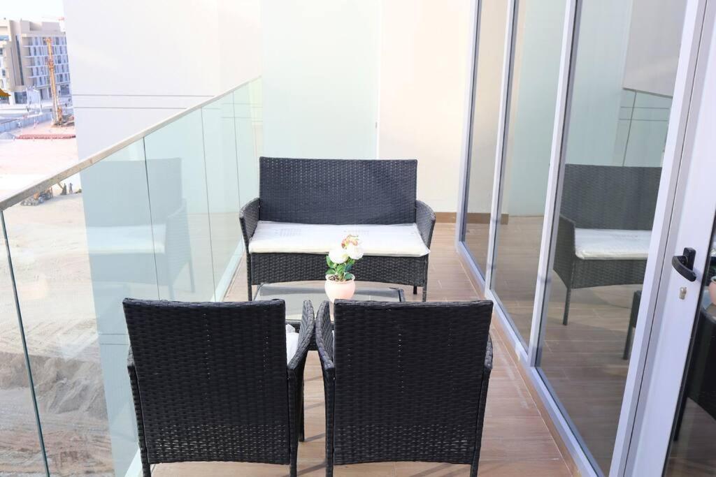 Calm Oasis 2br Masdar * Abu Dhabi