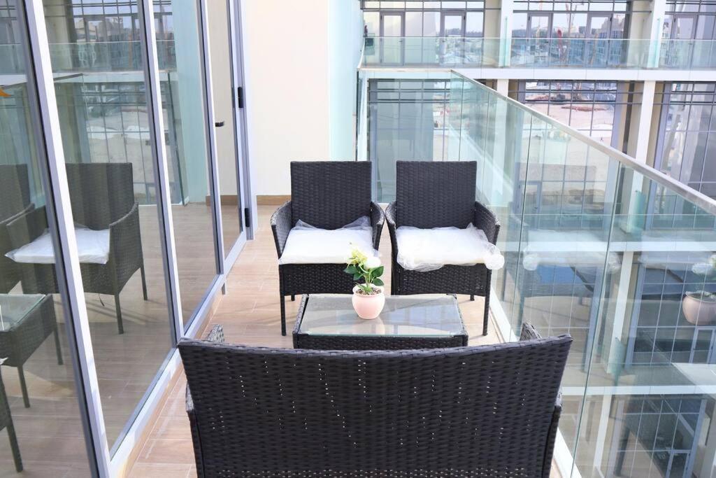 Calm Oasis 2br Masdar Appartamento